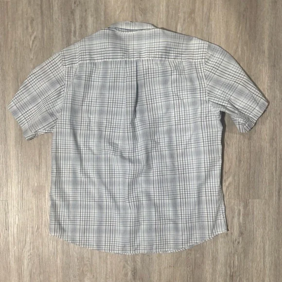 Dockers, vintage blue and white short sleeve button up. - Picture 2 of 4